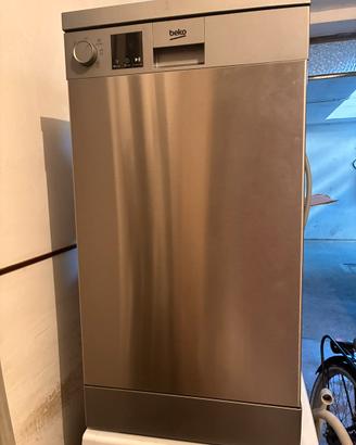Lavastoviglie slim Beko
