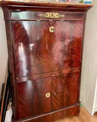 Mobile Segretario Antico