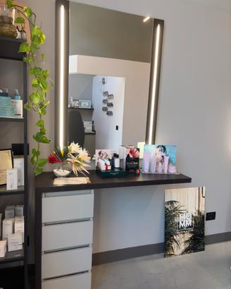 Postazione trucco professionale