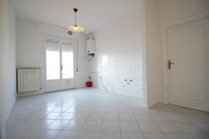 3 LOCALI A PRATO