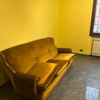 Divano vintage in velluto anni ‘70