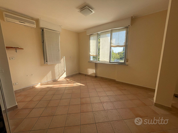 Ufficio 40mq con posto auto in zona stadio