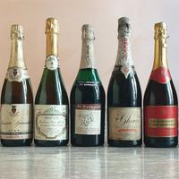 Bottiglie di Vino Spumante Vintage da Collezione