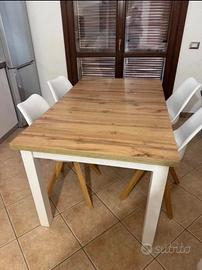 Tavolo allungabile in legno rettangolare