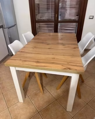 Tavolo allungabile in legno rettangolare