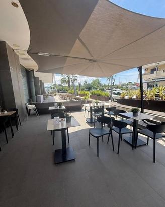 Attività / Licenza di 150 m² con 3 locali a Aversa