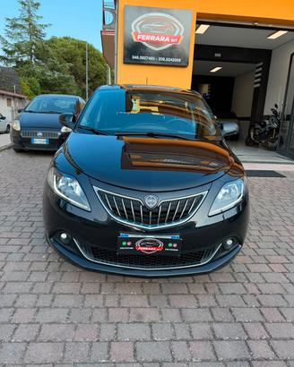 Lancia Ypsilon 1.0 FireFly 5 porte S&S Hybrid Albe