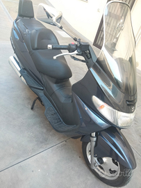 Suzuki Burgman AN 400