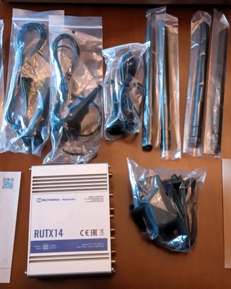 Teltonika RUTX14 4G CAT12 600Mbps Router NUOVO