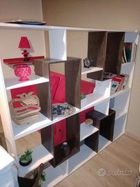 Libreria bianca e nera