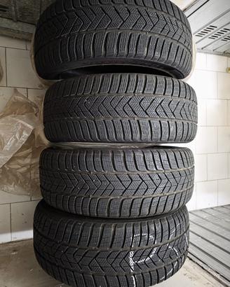 Gomme Pirelli Winter 225/45 R18 sottozero 3