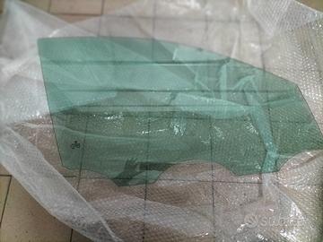 Vetro anteriore dx volkswagen polo ricambio