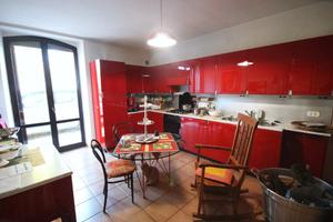 Villa completamente ristrutturata, nel verde