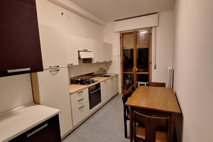 STANZE / APPARTAMENTO INTERO ,zona Parco urbano