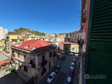 2 LOCALI A NAPOLI