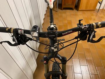 Mountain bike bicicletta cube aluminium lite