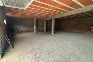 Ampio garage 118 mq