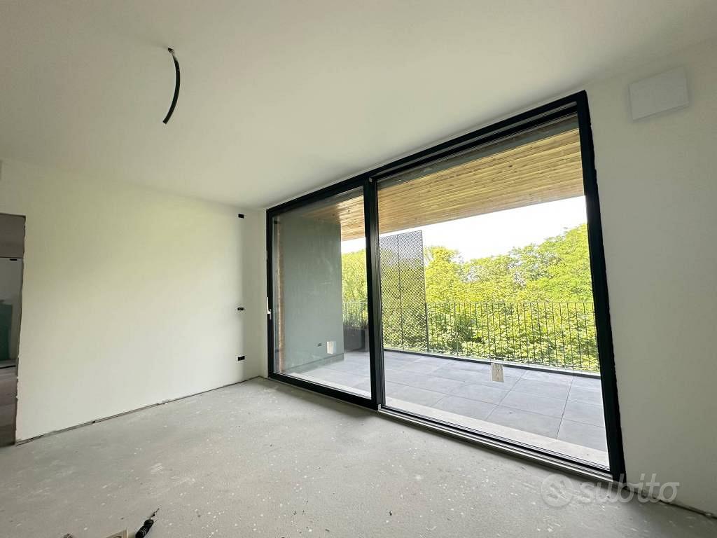 Appartamento di 90 m² con 5 locali e box auto a Tr - Vista 4