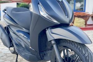 Piaggio Beverly 400 cc Special Edition.