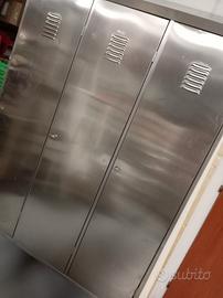 armadietto a 3 ante in acciaio inox 