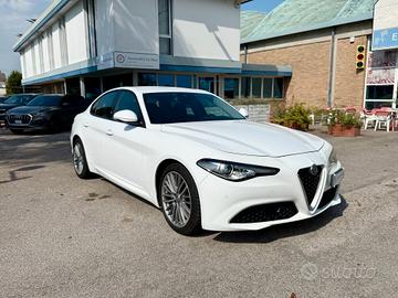 Alfa Romeo Giulia 2.2 t Business Sport Launch Edit
