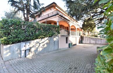 VILLA A SCHIERA A BELLINZAGO LOMBARDO