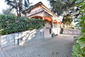 VILLA A SCHIERA A BELLINZAGO LOMBARDO