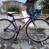 Bici da corsa FRW modello Hunter Point