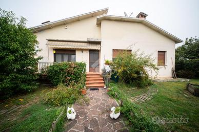 VILLA SINGOLA A SUZZARA