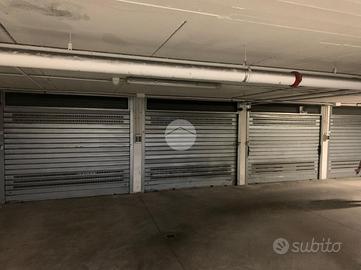 AUTORIMESSA A NAPOLI