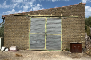 Terreno agricolo con fabbricati e ulivi