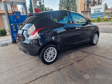 Lancia Ypsilon 1.2 69 CV 5 porte GPL Ecochic Gold