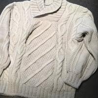 Maglione in lana realizzato a mano, nuovo