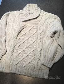 Maglione in lana realizzato a mano, nuovo