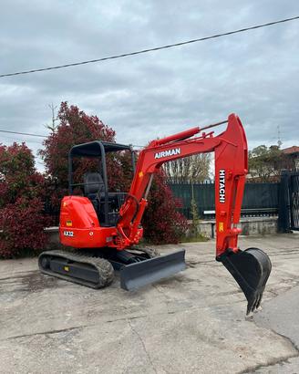 E176 Escavatore 32 q.li girosagoma