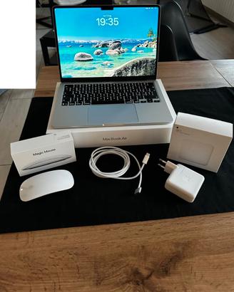 Apple MacBook Air 13" M5 chip 10-core CPU 8-core