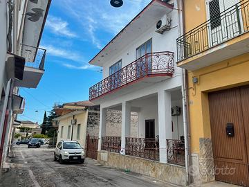 Appartamento 125 mq con balcone-vitulazio