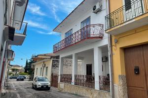 Appartamento 125 mq con balcone-vitulazio