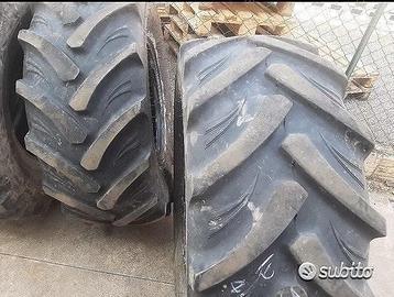 Coppia di pneumatici usati 380 70 20 tralleborg