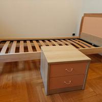 Letto singolo in legno + comodino abbinato