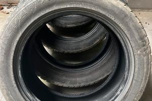 Set  4 gomme invernali NEXEN WINGUARD  215/55/R17