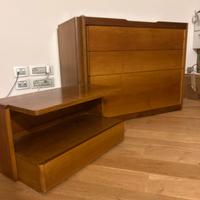 Comó e comodino in noce