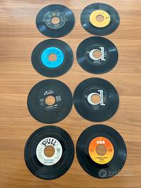 8 dischi in vinile 45 giri senza copertine