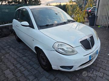 lancia ypsilon 1.4 benzina gpl valido fino al 2030