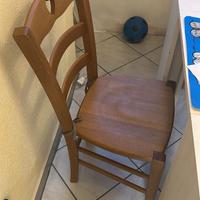 4 SEDIE IN LEGNO