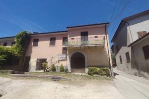 Casa indipendente di 279 m² a Montefalco