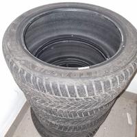Goodyear UltraGrip Performance 235/45 R18 98V XL