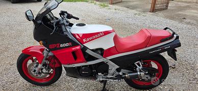 Kawasaki GPz 600 R