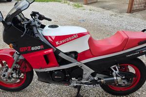 Kawasaki GPz 600 R
