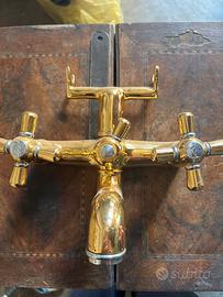 Rubinetto vasca in ottone